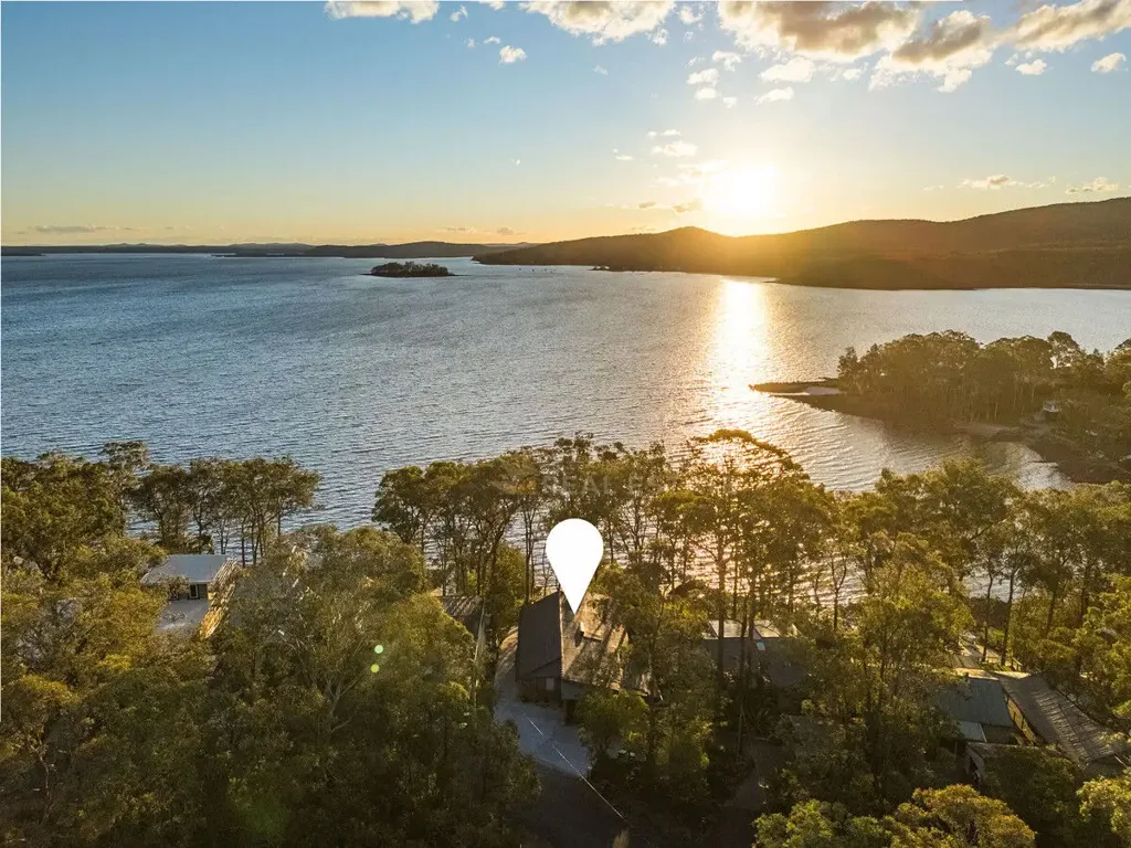 North Arm Cove 4બેડરૂમ Sunsets Like No Other – Absolute Waterfront Living at Its Finest
