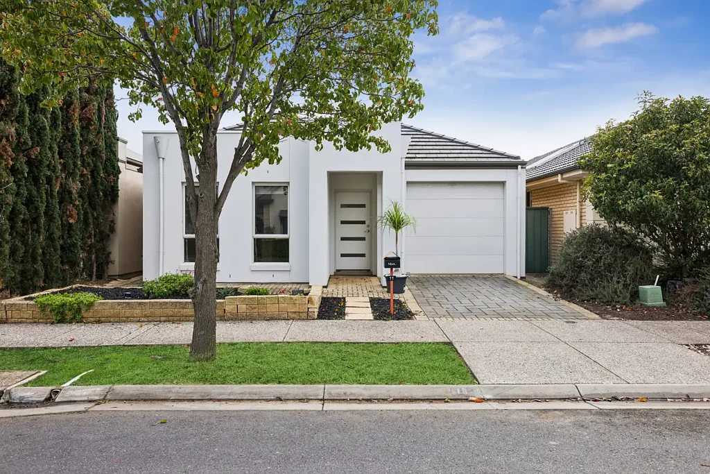 Mawson Lakes 3房  FABULOUS MODERN FAMILY HOME!
