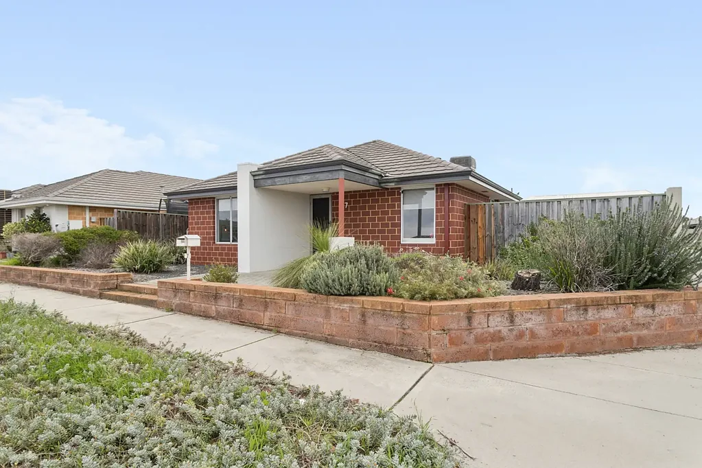 Ellenbrook 3房  Spacious Corner Block Home with Huge Backyard, 2 Sheds & Entertainer's Kitchen