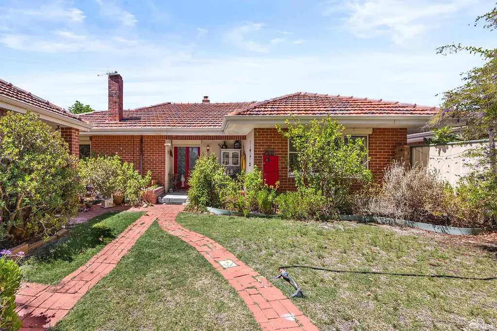Armadale 2 Bedroom CHARMINGLY ATTRACTIVE HOME