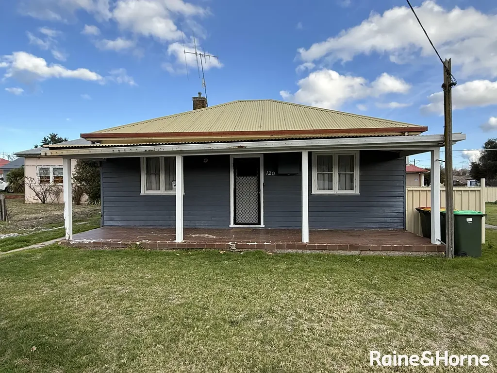 Family Home Close to Town