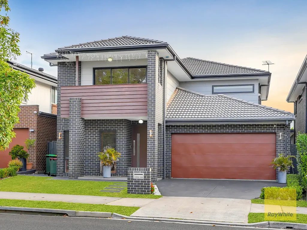 Denham Court 5Kwarto Spacious Family Living in the Heart of Denham Court