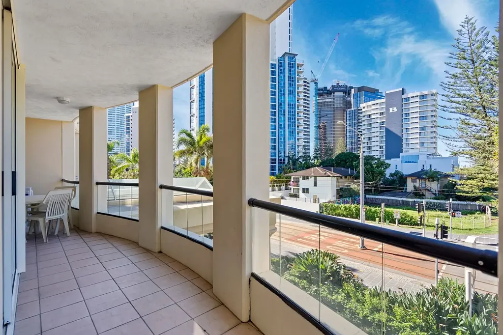Surfers Paradise 1ห้องนอน The Ultimate Coastal Lifestyle in Surfer Paradise.