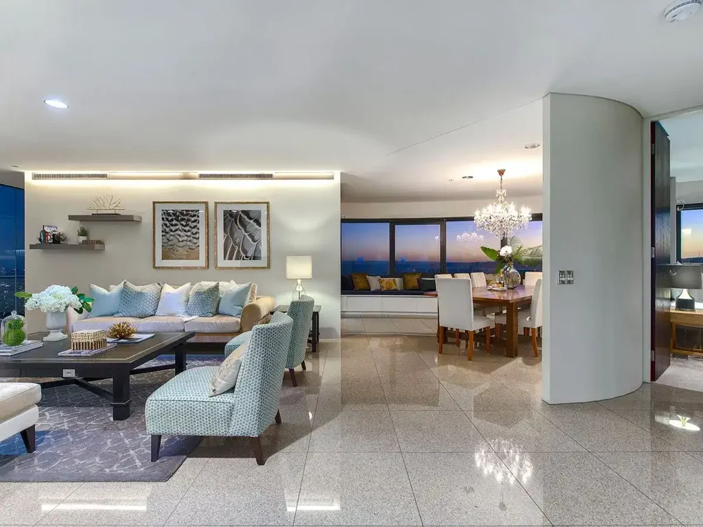 Luxury Fully Furnished  Skyhome in the Iconic Riparian Plaza