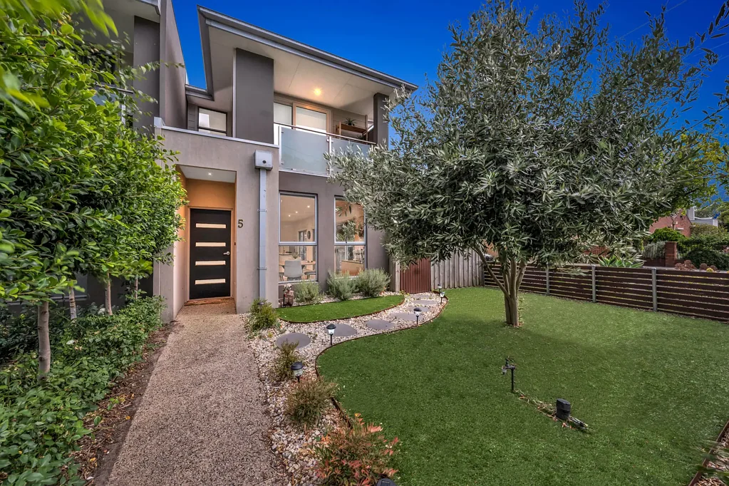 5 Railway Parade, Newport, VIC 3015