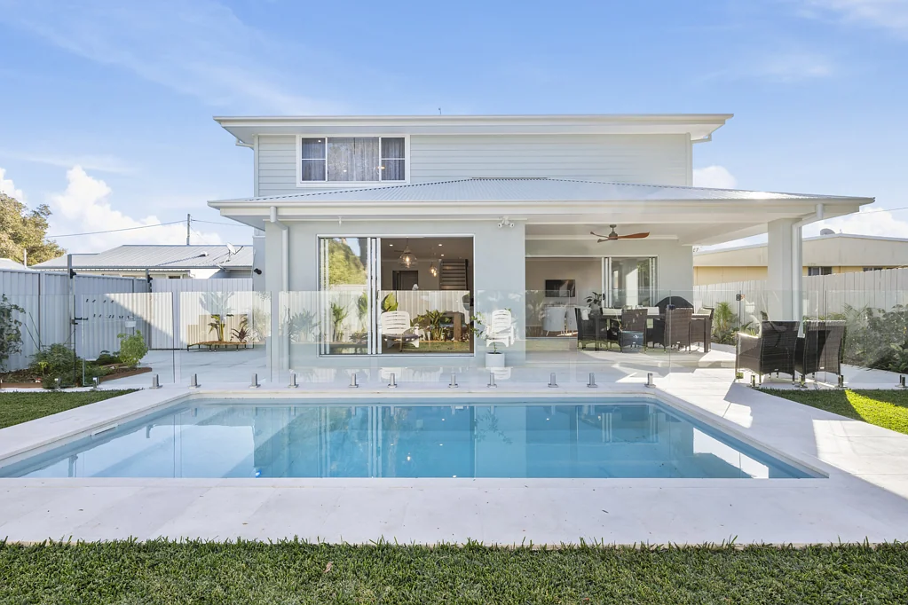 Sawtell 5Moenga Your New Hamptons Haven In The Heart Of Sawtell!