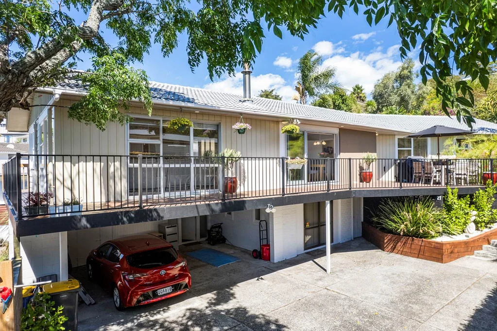 21 Hatherlow Street, Glenfield, North Shore City, Auckland