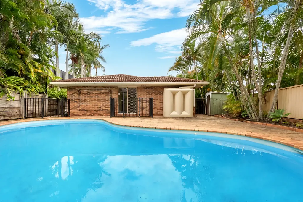 6 Huntingdale Crescent, Robina, QLD 4226