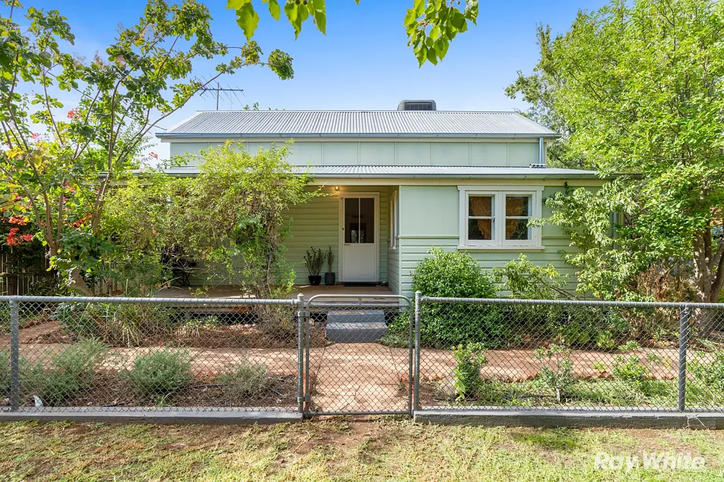 17 Wade Street, Coolamon, NSW 2701