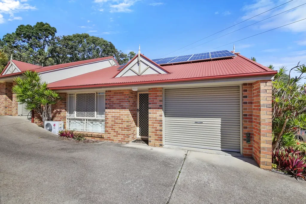 2/38 Milbong Street, Battery Hill, QLD 4551