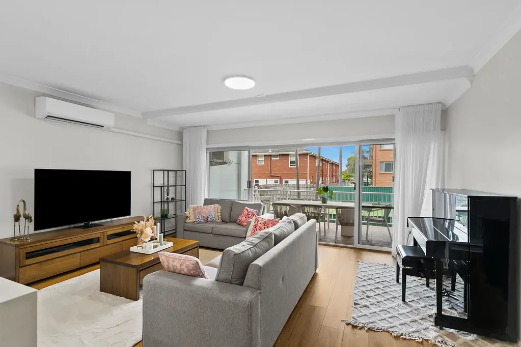 Stylish Newly Renovated 2-Bed Unit
