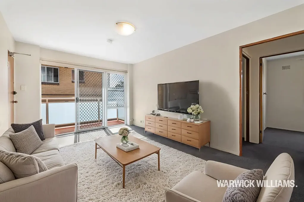 CONVENIENT TWO BEDROOM APARTMENT