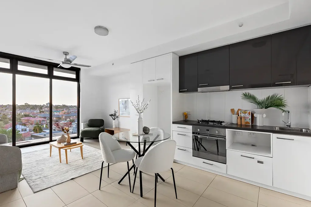 Coburg 1Moenga Contemporary Comfort in Coveted Coburg
