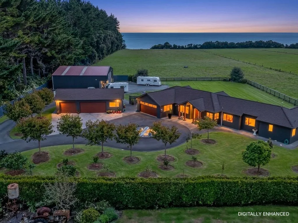 Urenui 4غرفة نوم Executive Coastal Lifestyle with Sheds & Sea Views
