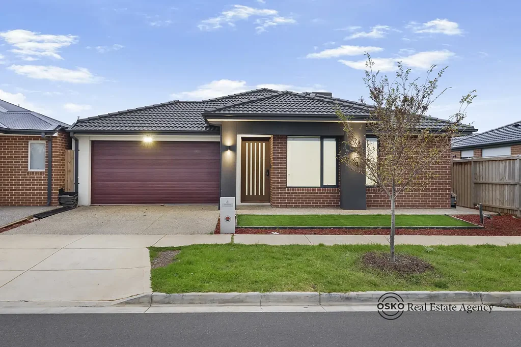 🏡✨ LOW‑MAINTENANCE LIVING IN WEIR VIEWS - MODERN, SPACIOUS & READY TO MOVE IN! ✨🏡
4 Gansha Street, Weir Views VIC 3338