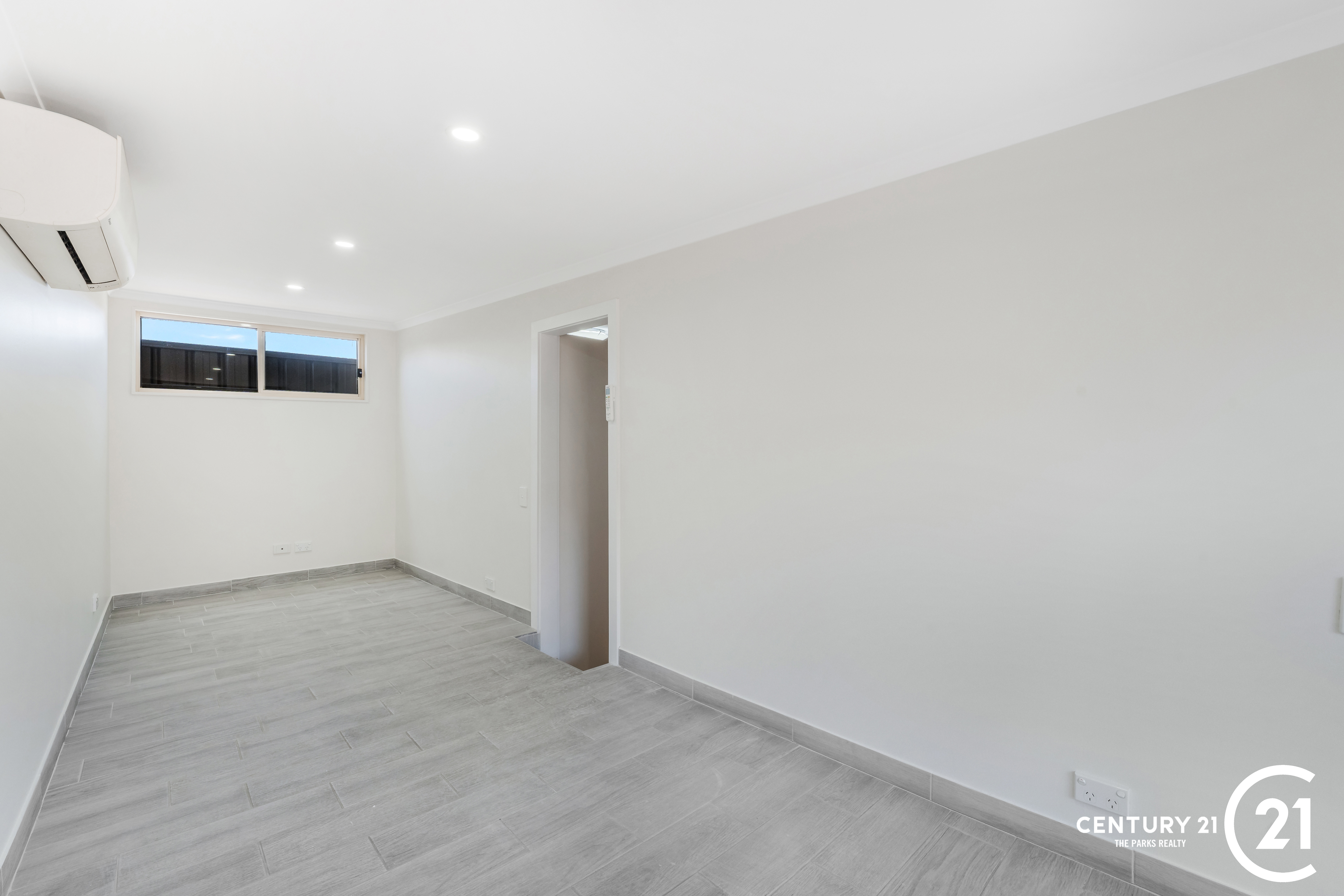 168A QUARRY RD, BOSSLEY PARK NSW 2176, 0房, 0浴, Flat