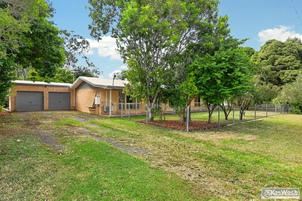 Lakes Creek 3房  SPACIOUS LOWSET BRICK HOME+ SHED CONVERETED TO GRANNY FLAT. FENCED 1 ACRE ALLOT.