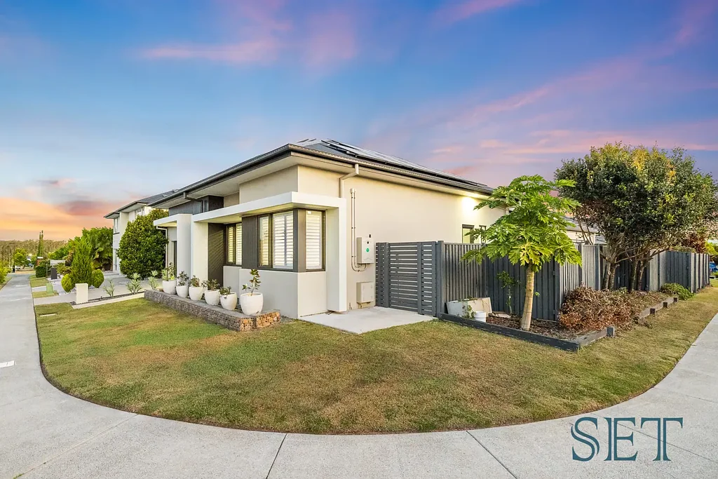 Burpengary East 5ห้องนอน ONE OF A KIND STYLEMASTER HOME ON A CORNER BLOCK