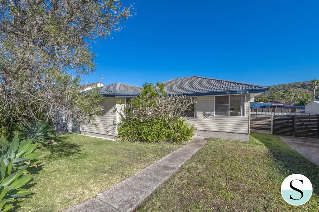 For Lease – Renovated 3-Bedroom Home in Prime Caves Beach Location