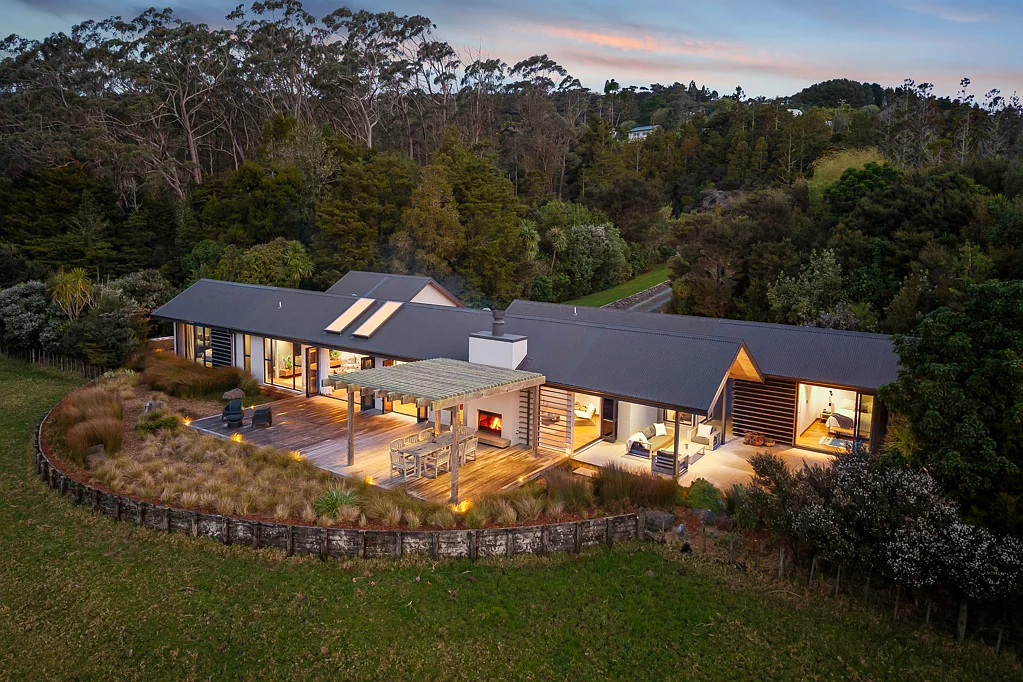 Mangawhai  Scale and privacy by the links