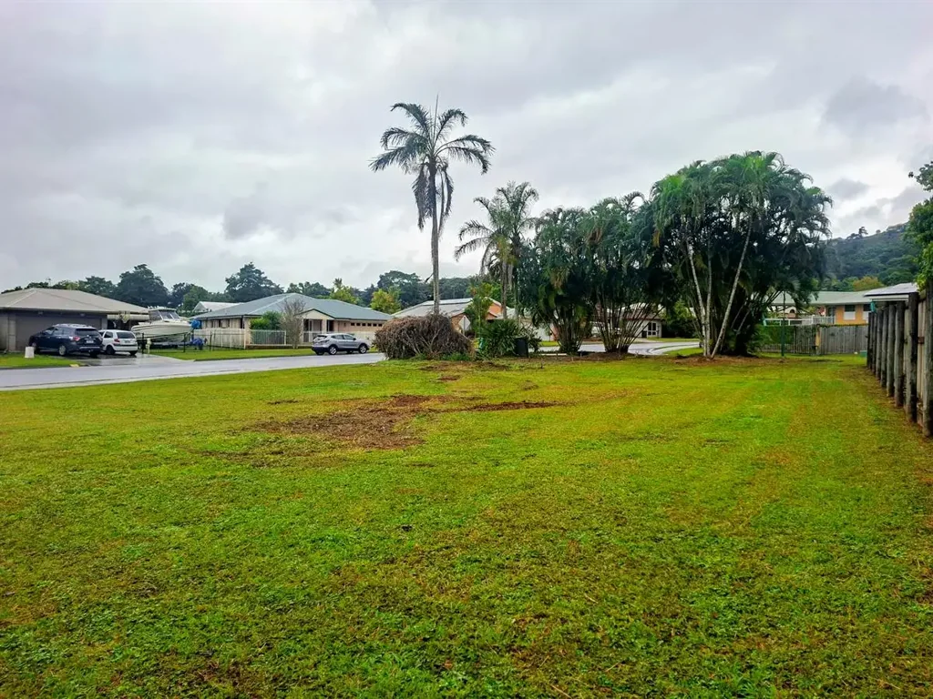 Kanimbla Golden Opportunity - Superb Flat Corner lot 712m2