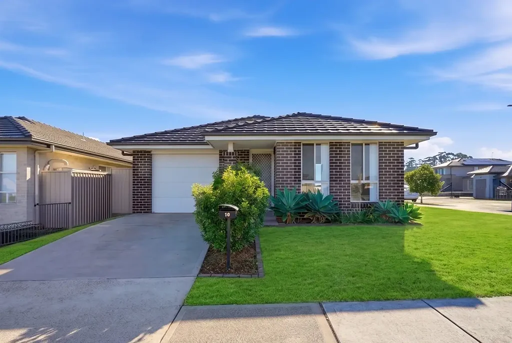 Spring Farm 4房 可即刻入住的现代舒适低维护家庭住宅 Move-In Ready Family Home with Modern Comfort & Low-Maintenance Living