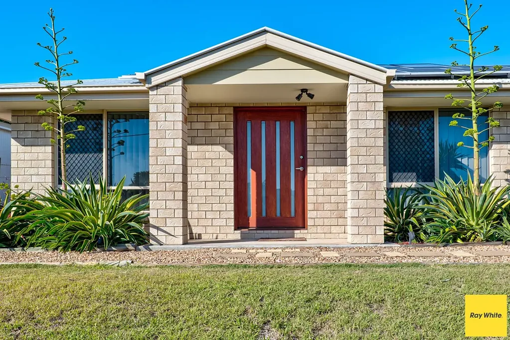 Lowood 4房  Stunning Family Home + Dress Circle Position