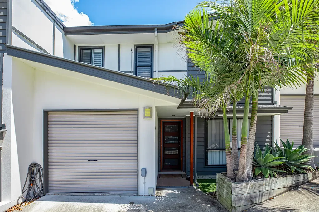 Easy Living lifestyle Option. Furnished property.