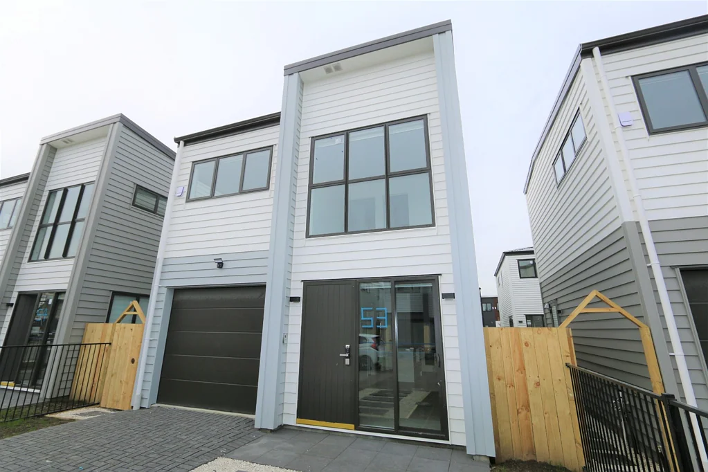 Modern 3-Bedroom Home in Papakura