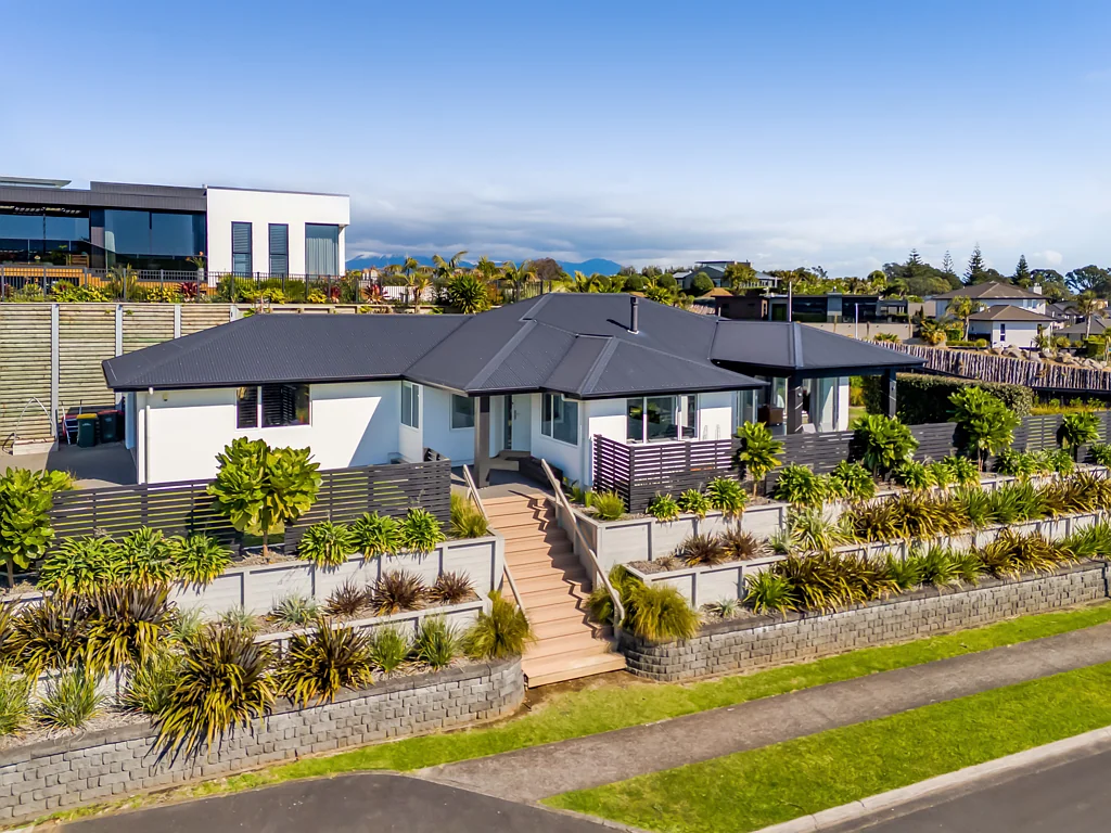 Waiwhakaiho 4બેડરૂમ Exceptional In Every Way