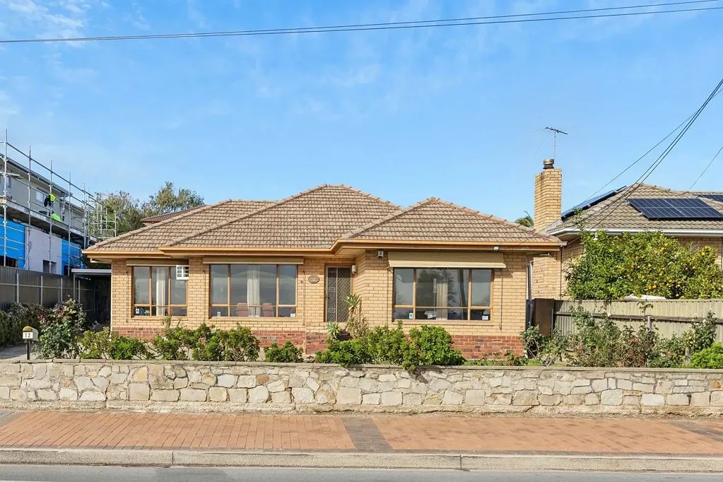 Northfield 3房  OPPORTUNITY WITH VIEWS