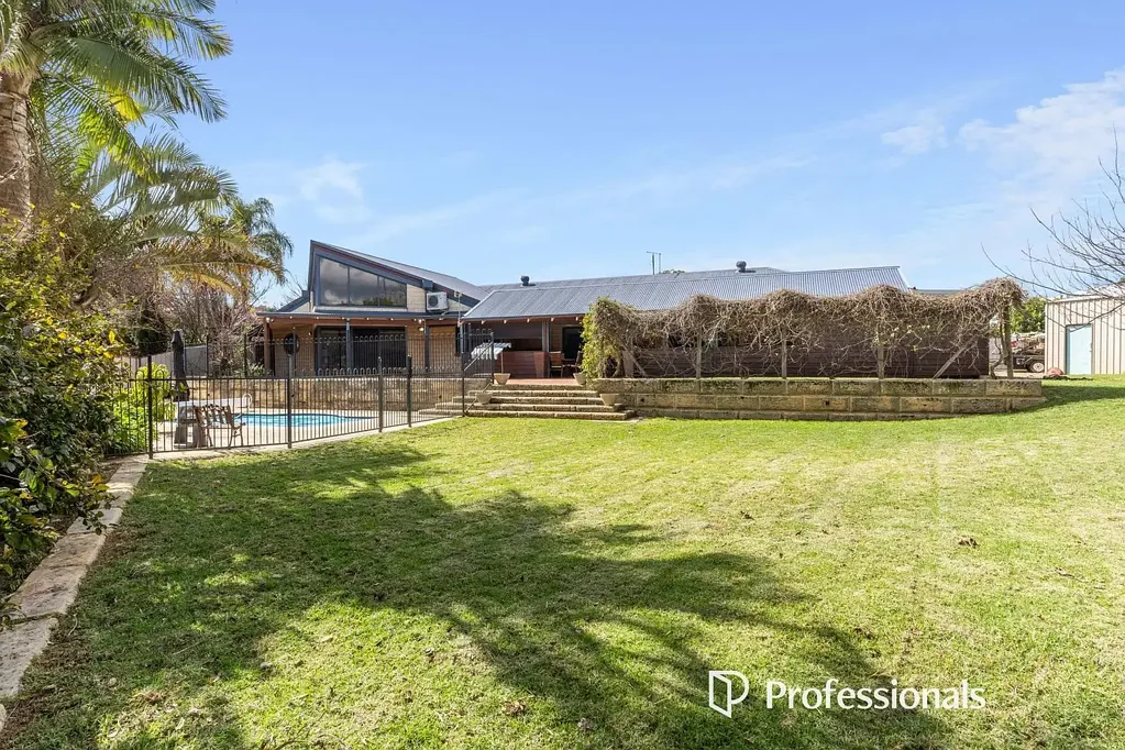 Lesmurdie 5ਬੈੱਡਰੂਮ ROOM FOR THE CHOOKS!