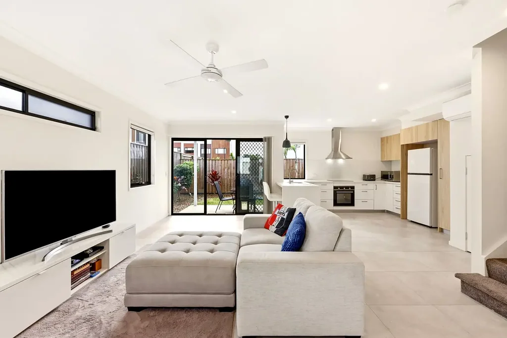 Raceview 4બેડરૂમ Modern, Move-In Ready and Made for Easy Living