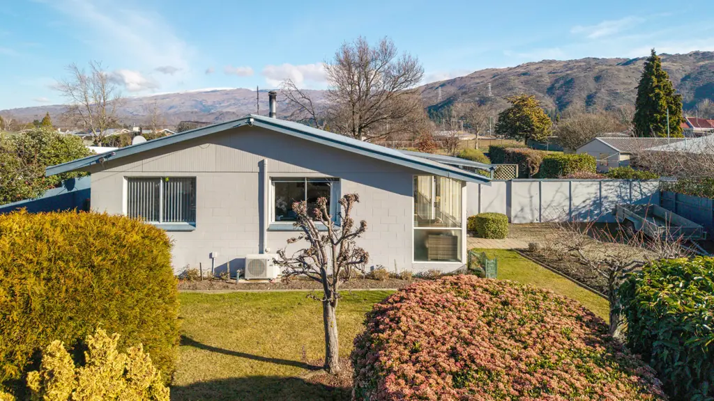 Clyde 3 Bedroom CUTE, COSY & COMPLETE