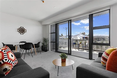 Modern and spacious 2 bed Onehunga