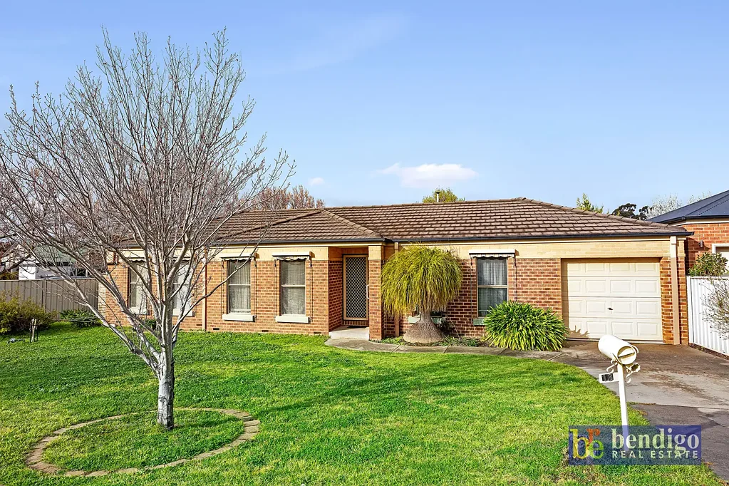 Neat & Tidy Home in Golden Square Location