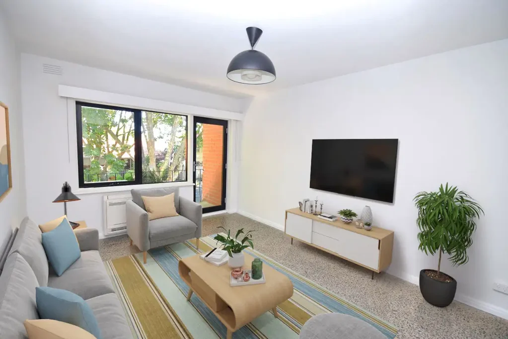 RENOVATED 2 BEDROOM APARTMENT - PET FRIENDLY