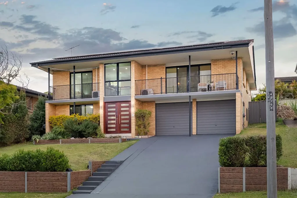 Mansfield 3 Bedroom Mountain Views, Family Functionality and Poolside Entertaining