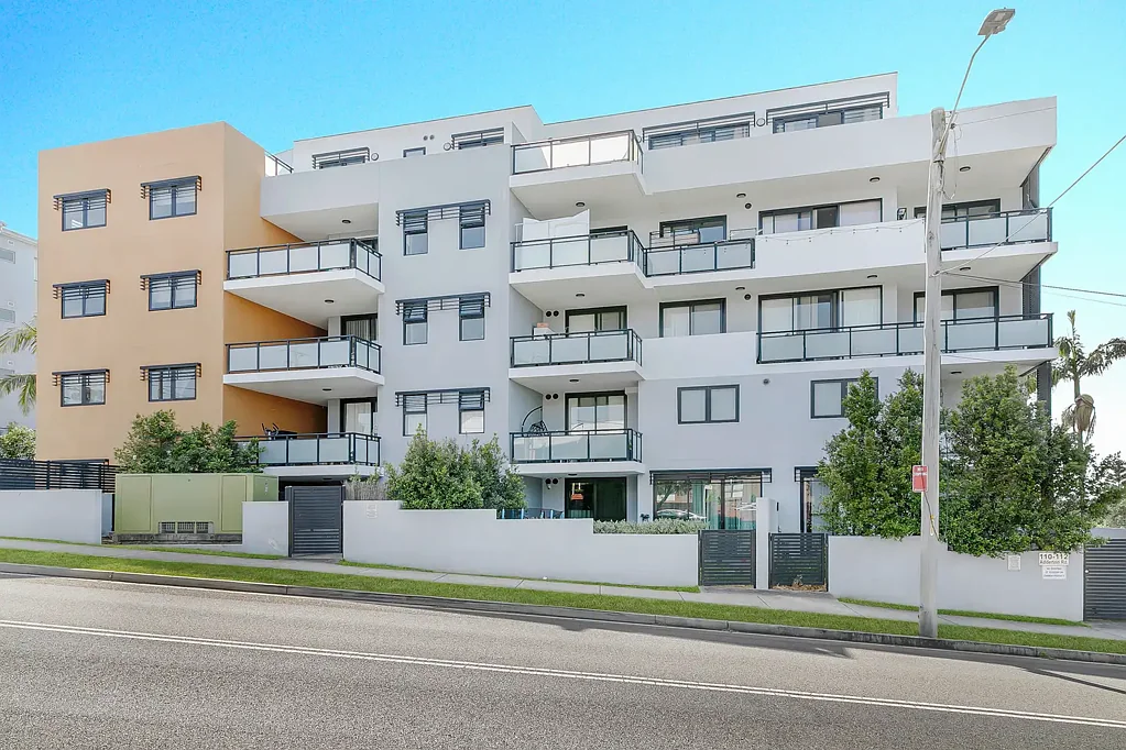 Carlingford 2Phòng ngủ Elevated Modern Living In A Premier School Catchment