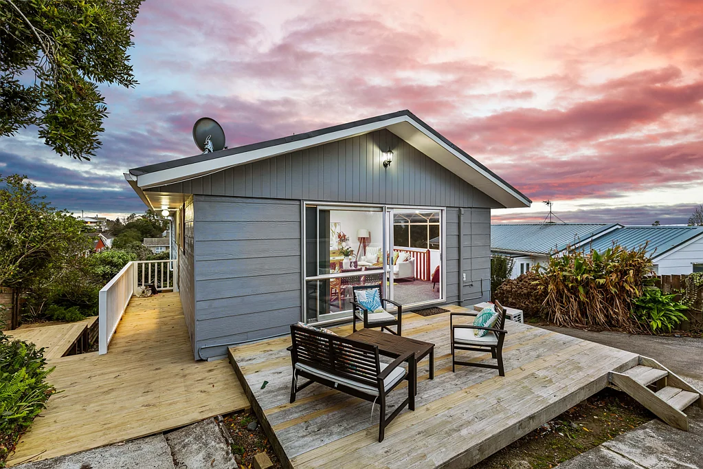 10 Beauchamp Drive, Massey, Waitakere City, Auckland
