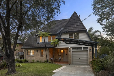 Kareela 4 Slaapkamer Elevated Family Living With Poolside Appeal