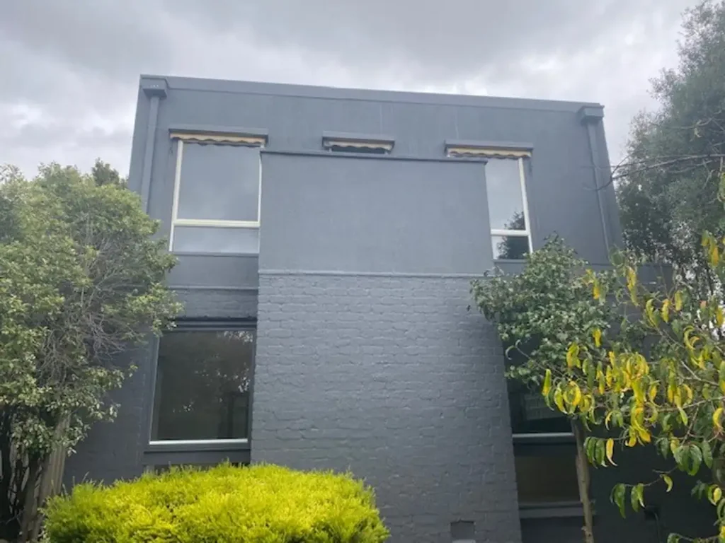 5 Bedroom Beachside Family Home