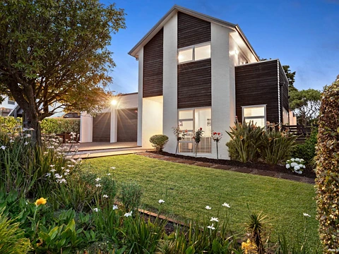 Pukekohe 3房  Vendors Relocating – Must Sell  Disregard All...