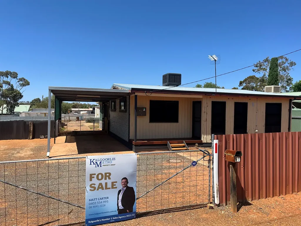 Coolgardie 3房  Have a look at this shed!