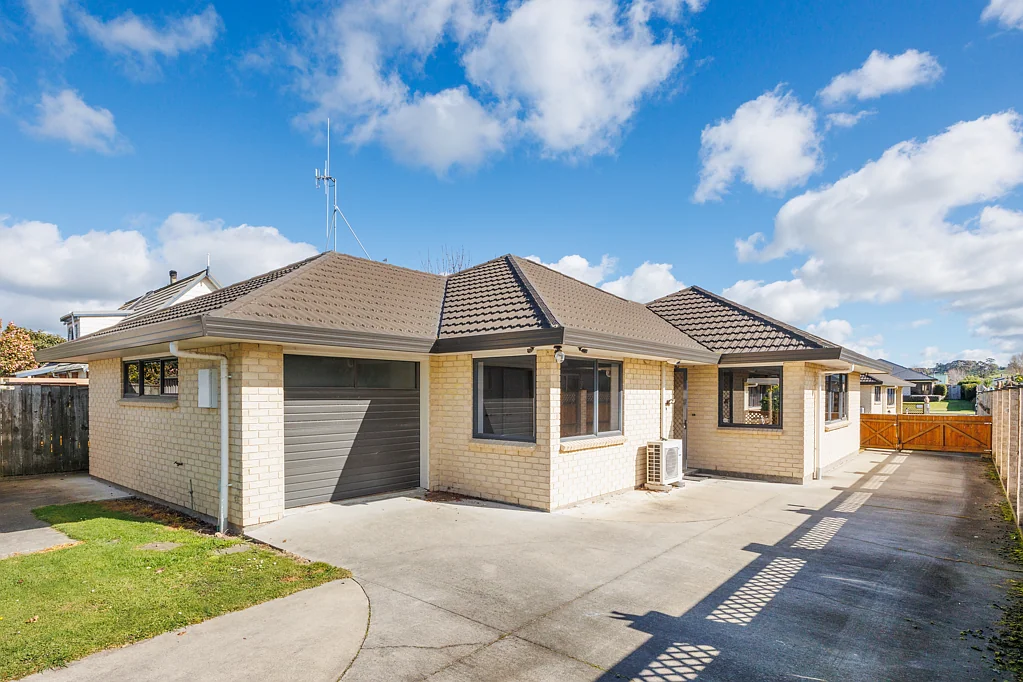 Ashhurst 2Kwarto Sunny townhouse