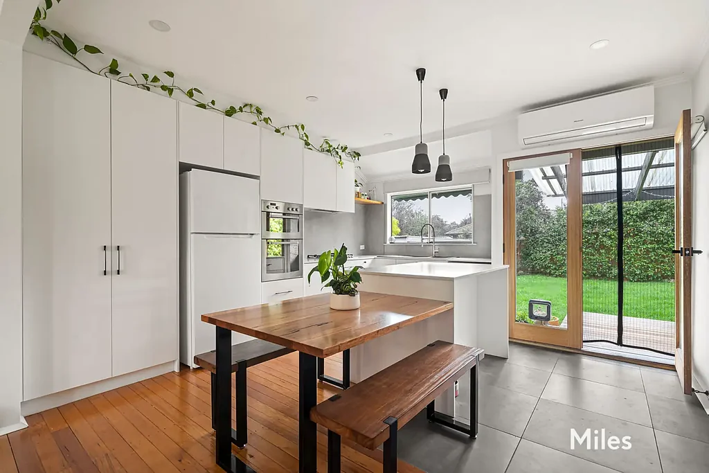 10 Wordsworth Avenue, Heidelberg Heights, VIC 3081