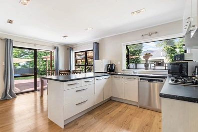 17 Pinehurst Place, Wattle Downs, Manukau City, 3 침실, 1 욕실, House