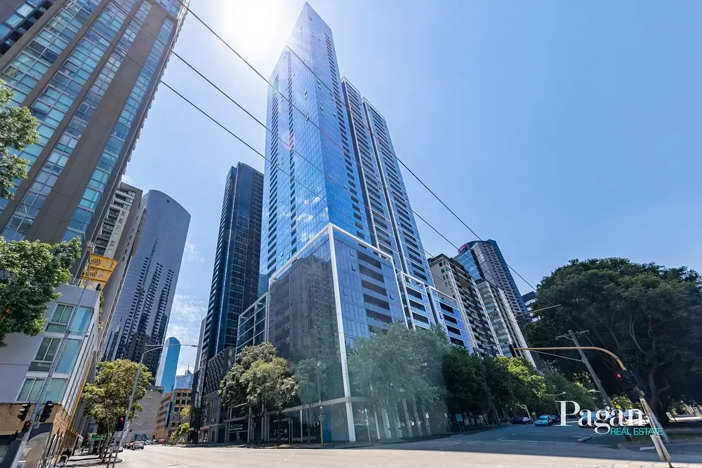 Southbank 2房 Southbank核心地段 石英石瀑布台面 Miele高端电器 私人阳台度假村式设施 24小时礼宾服务 Chic Inner-City Sanctuary
