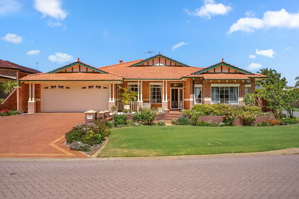 Waikiki 5ห้องนอน Federation elegance opposite Fantasy Park.