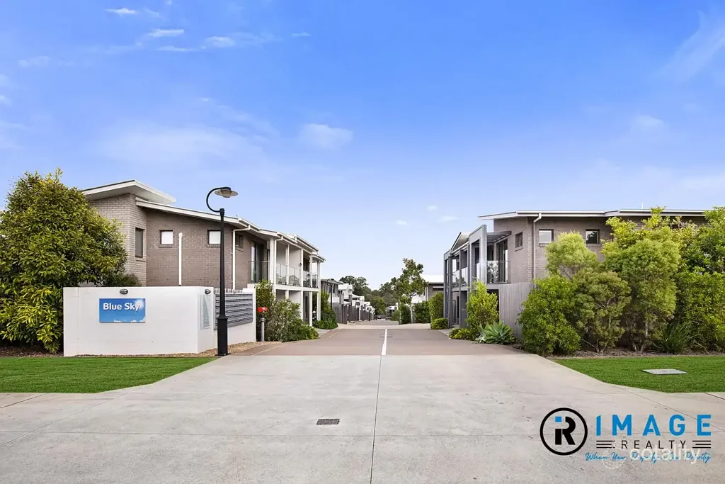 Kallangur 3Zimmer Stylish Townhouse in Prime Kallangur Pocket